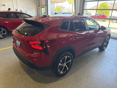 Used 2026 Chevrolet Trax RS w/ Driver Confidence Package FWD image 3