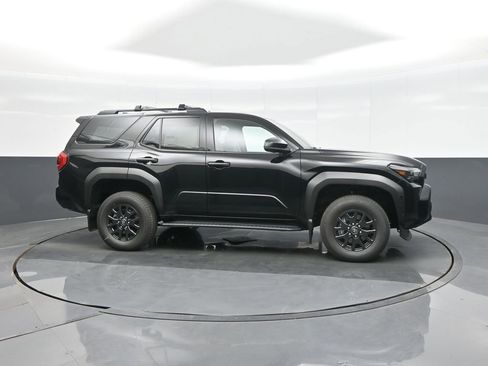 New 2026 Toyota 4Runner SR5 AWD/4WD image 9