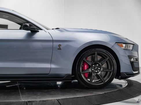 Used 2022 Ford Mustang Shelby GT500 w/ Carbon Fiber Track Pack RWD image 20