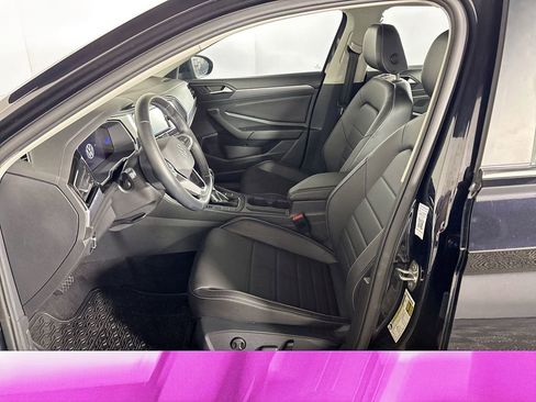 Certified 2023 Volkswagen Jetta SE w/ Panoramic Sunroof Package FWD image 11