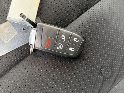 Certified 2022 Dodge Durango GT image 36