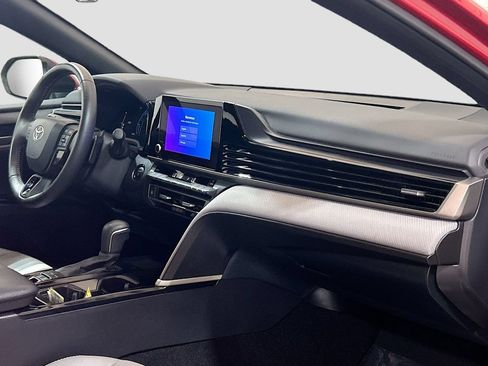 Used 2025 Toyota Camry SE w/ Convenience Package FWD image 25