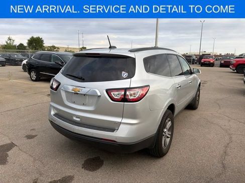 Used 2017 Chevrolet Traverse LT FWD image 9
