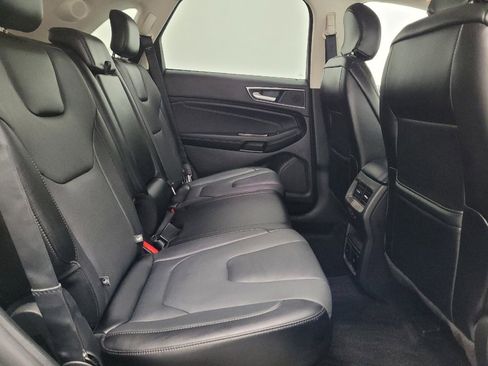 Used 2018 Ford Edge Titanium w/ Equipment Group 302A AWD/4WD image 19