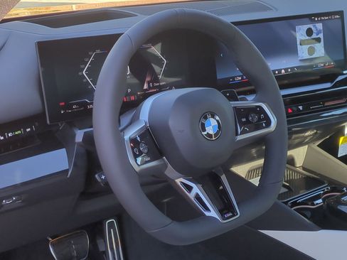 Used 2026 BMW 530i w/ M Sport Package RWD image 18