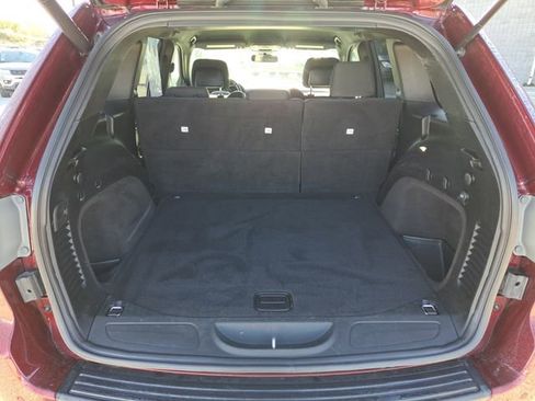 Used 2019 Jeep Grand Cherokee Laredo w/ Security & Convenience Group image 25