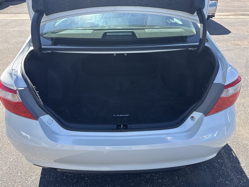 Used 2017 Toyota Camry SE w/ Protection Package (Q2) FWD image 38