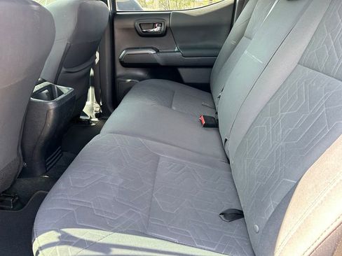 Used 2019 Toyota Tacoma TRD Sport w/ Technology Package image 16