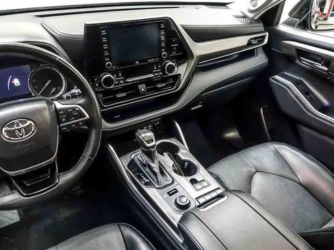 Used 2022 Toyota Highlander Limited AWD/4WD image 15