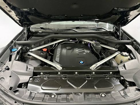 Used 2024 BMW X7 xDrive40i AWD/4WD image 32