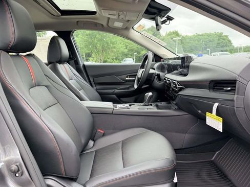 New 2026 Nissan Sentra SR w/ SR Premium Package FWD image 10