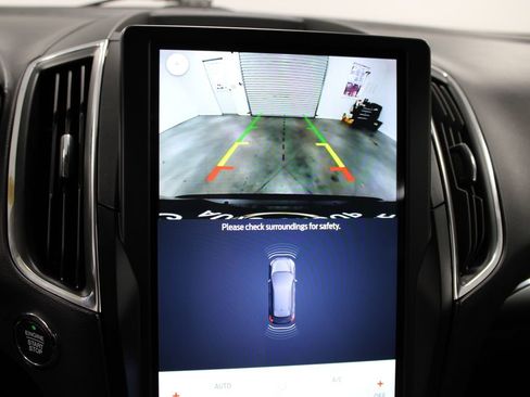 Used 2024 Ford Edge Titanium image 53