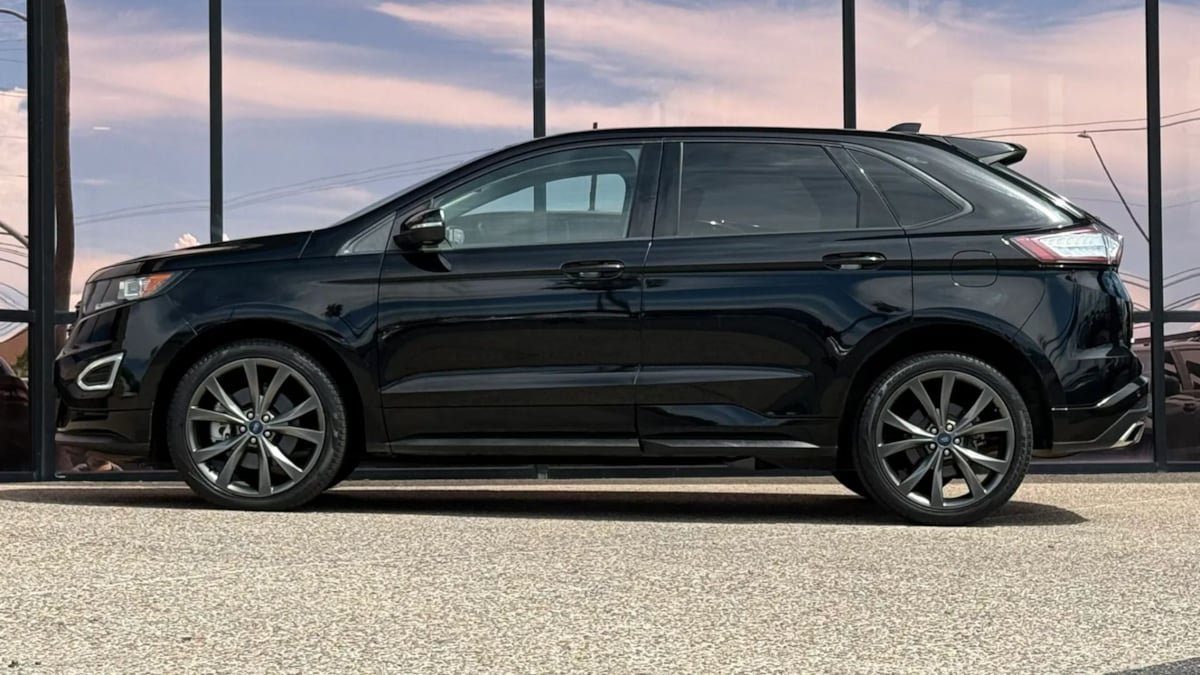 Used 2017 Ford Edge Sport w/ Technology Package AWD/4WD image 5
