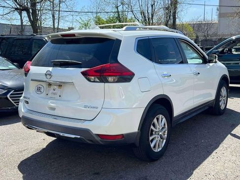 Used 2017 Nissan Rogue SV w/ SV Premium Package image 6