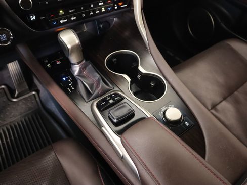 Used 2019 Lexus RX 350L FWD image 9