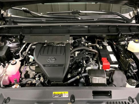 Used 2023 Toyota Highlander Platinum AWD/4WD image 32