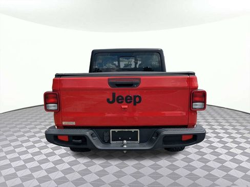 Used 2023 Jeep Gladiator Sport AWD/4WD image 4