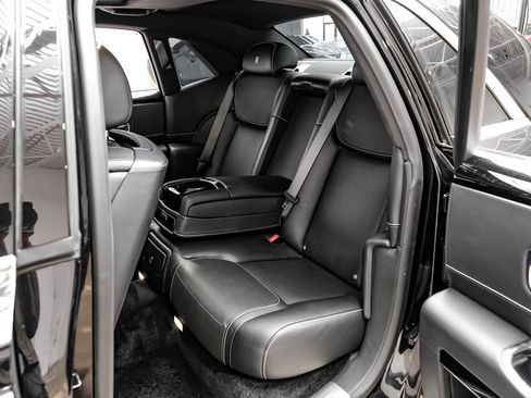 Used 2017 Rolls-Royce Ghost image 39