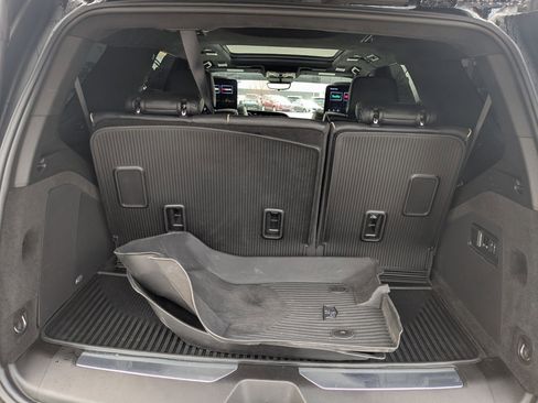 Used 2024 Cadillac Escalade Sport Platinum w/ LPO, ONYX Package image 21