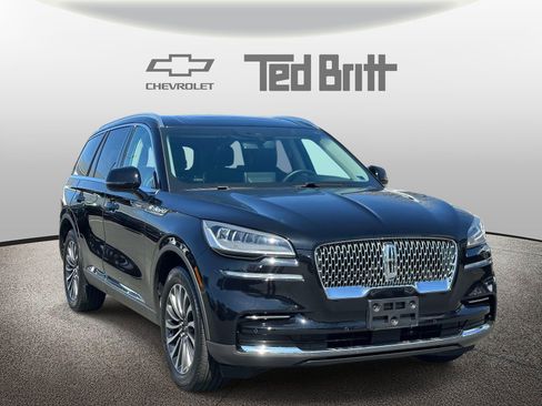 Used 2023 Lincoln Aviator AWD w/ Premium Package image 3
