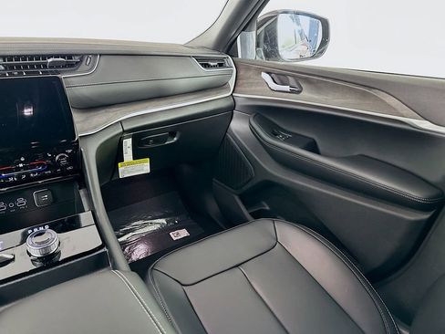 New 2025 Jeep Grand Cherokee Limited image 30