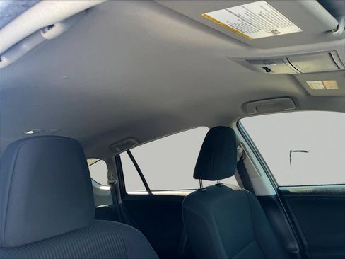 Used 2016 Toyota RAV4 LE AWD/4WD image 27