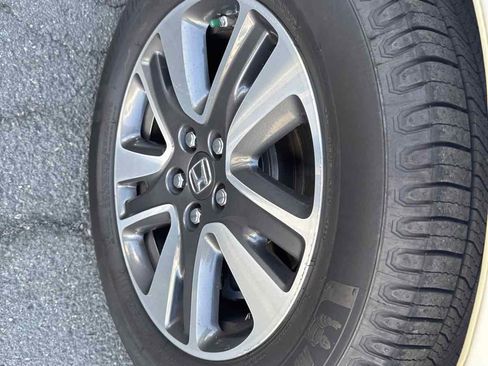 Used 2016 Honda Odyssey Touring Elite image 18