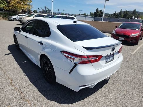 Used 2020 Toyota Camry SE w/ Carpet Mat Package FWD image 3