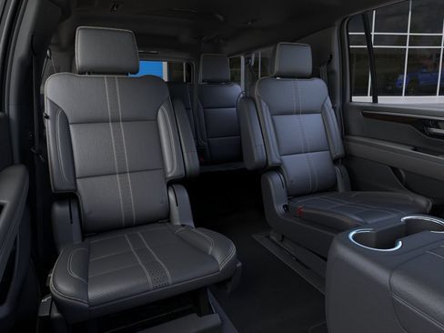 New 2026 Chevrolet Suburban High Country AWD/4WD image 17