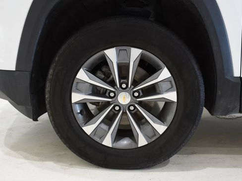 Used 2025 Chevrolet Equinox LT FWD image 6