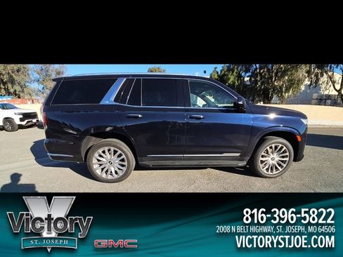 Used 2023 Cadillac Escalade Premium Luxury image 11
