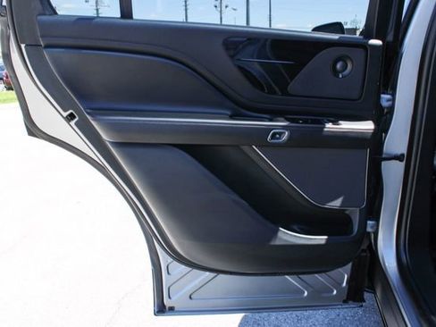 Used 2020 Lincoln Aviator Reserve w/ Equipment Group 201A AWD/4WD image 29