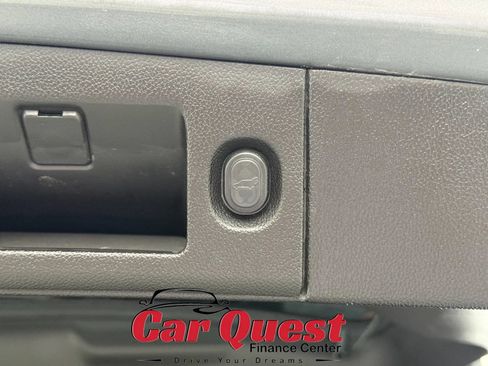 Used 2018 GMC Yukon SLT w/ Premium Edition AWD/4WD image 17