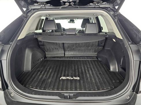 Used 2022 Toyota RAV4 XLE Premium image 28