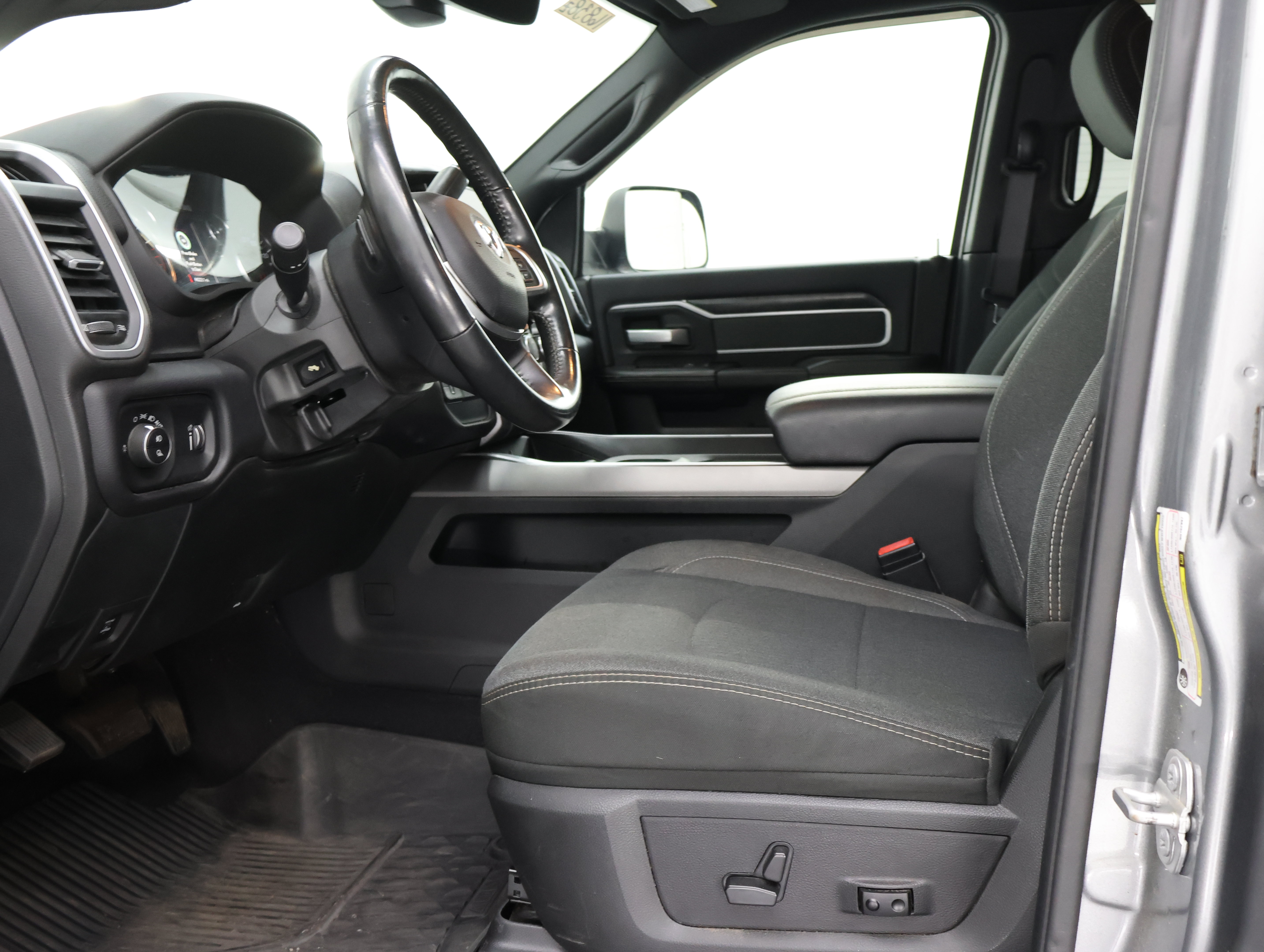 Used 2022 RAM 3500 Big Horn w/ Level A Equipment Group AWD/4WD image 8