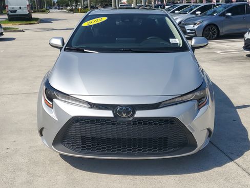 Used 2022 Toyota Corolla LE w/ LE Premium Package FWD image 8