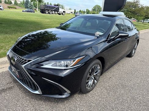 Used 2024 Lexus ES 300h w/ Accessory Package (Z1) FWD image 2