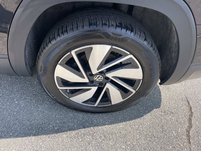 Used 2025 Volkswagen Atlas SE AWD/4WD image 14