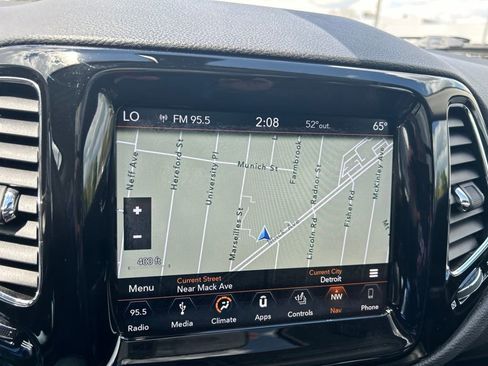 Used 2018 Jeep Compass Limited w/ Navigation Group AWD/4WD image 24