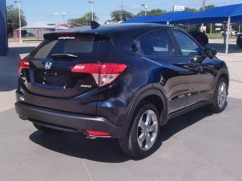 Used 2017 Honda HR-V EX image 10