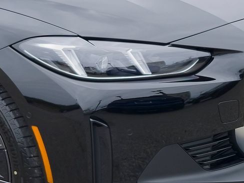 New 2026 BMW i4 eDrive40 w/ Parking Assistance Package RWD image 6