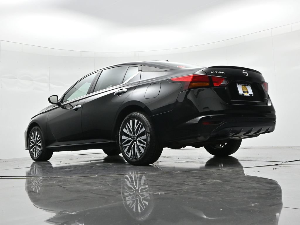 Used 2025 Nissan Altima 2.5 SV AWD/4WD image 19