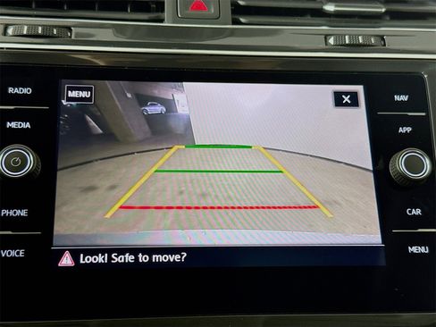 Used 2020 Volkswagen Tiguan SEL image 14