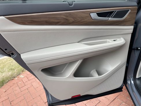 New 2026 Volkswagen Atlas SE FWD image 11