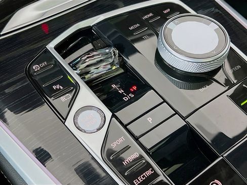 Used 2024 BMW X5 xDrive50e w/ Executive Package image 17