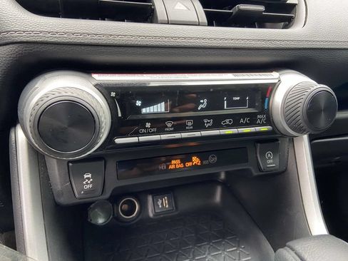 Used 2024 Toyota RAV4 LE FWD image 23