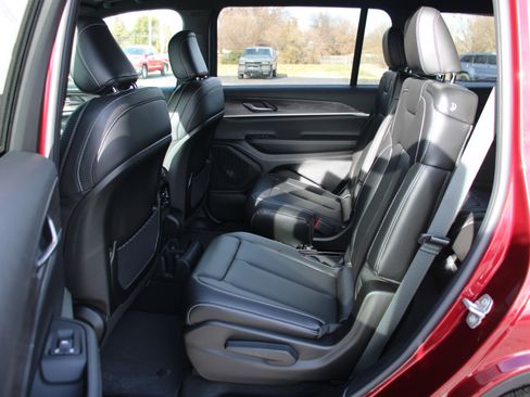 New 2025 Jeep Grand Cherokee L Limited image 23