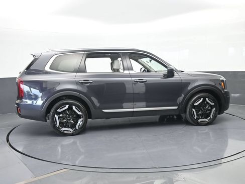 Used 2025 Kia Telluride S FWD image 7