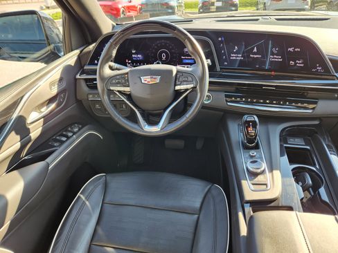 Used 2023 Cadillac Escalade ESV Sport w/ LPO, ONYX Package AWD/4WD image 13