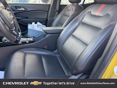 Certified 2024 Chevrolet Trax RS w/ Driver Confidence Package image 16